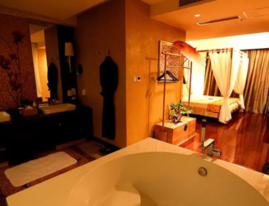 深圳龙岗区养生会所的黄昏恋：当爱情遇上八十岁